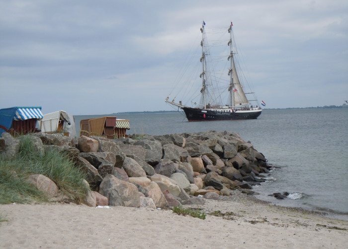 Oldtimer-Schiffe ankern oft in der Schilkseer Bucht vor Ihrem Ferienhaus